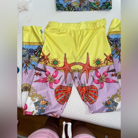 Two peice - Picture 2 of 3